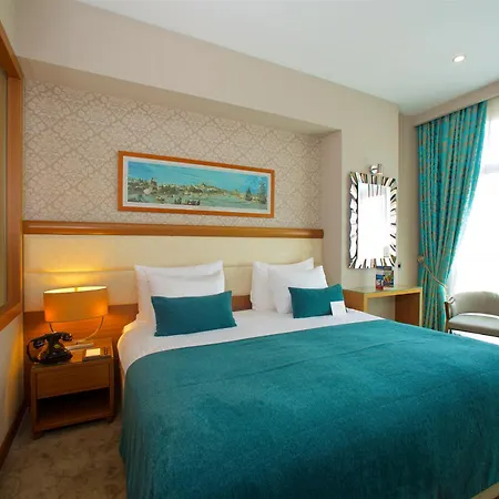 Momento Golden Horn Hotel
