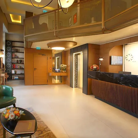 Momento Golden Horn Hotel