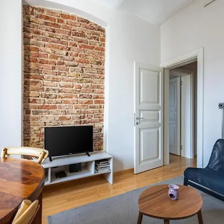 Warm Cozy Charming 2bd2bath Galatatower Gem! #256 شقة