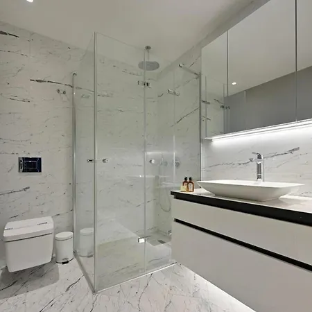 Bright Lovely Modern 2bd25 Poolgym! #220 Provincia di Istanbul