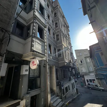 Happy Aparthotel