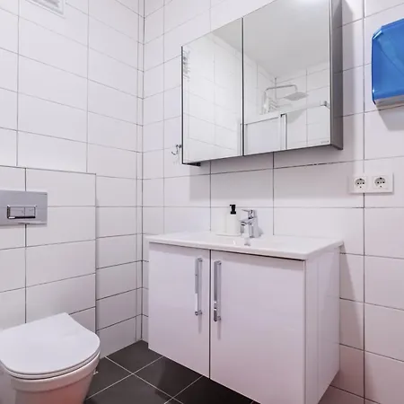 Studio Flat With Lovely Backyard In Nisantasi Apartment *