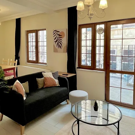 Aparthotel W/ New Furnitures Next To Istiklal Street And Taksim Square