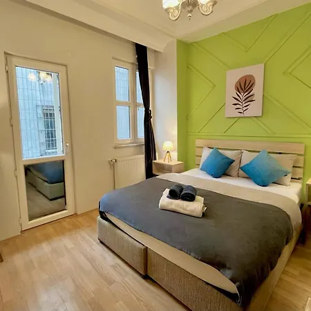 Aparthotel W/ New Furnitures Next To Istiklal Street And Taksim Square *