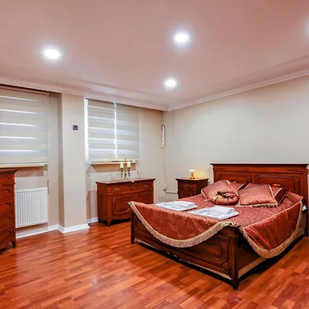 Isitmali Havuzlu Lueks Villa