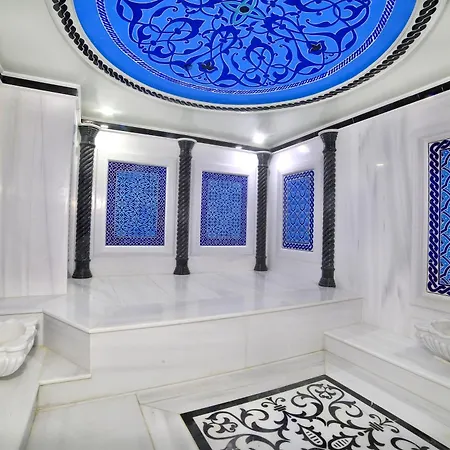 Seven Hills Palace & 4*