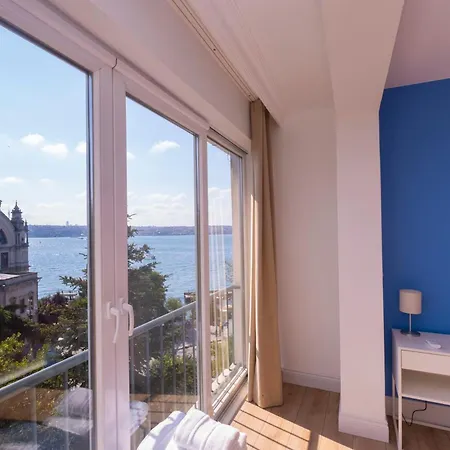 Contemporary Waterfront With A Stunning View Apartament Istanbul