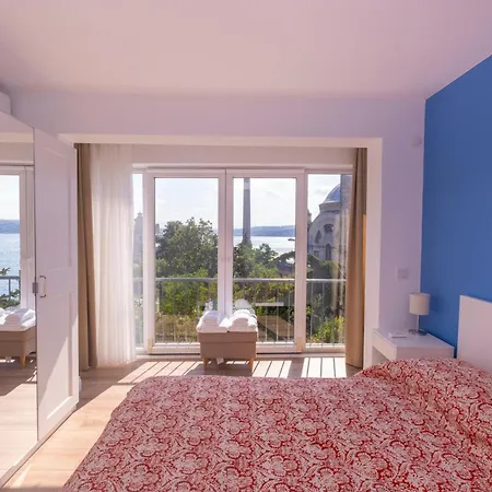 Contemporary Waterfront With A Stunning View Apartament *
