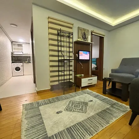 Cozy Garden-level Near Taksim Istanbul