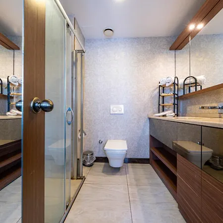 Elit Hotel 3*