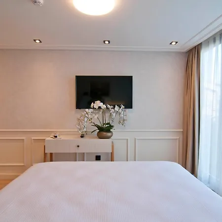 Xloft 3*