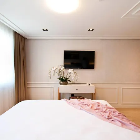 Hotel Xloft 3*