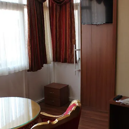 Aquarium Hotel 3*