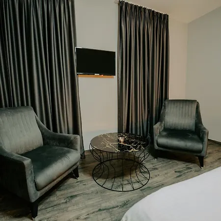 Otel Grand Quars