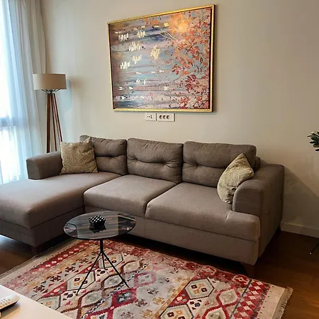 Huzurlu Ve Sirin Apartamento