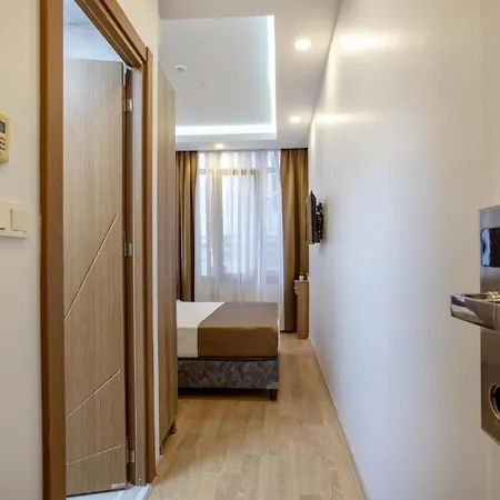 West Palace 2*