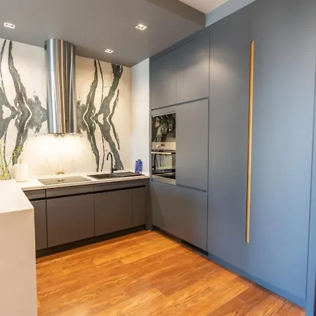 Bright And Modern With Stunning View Apartment