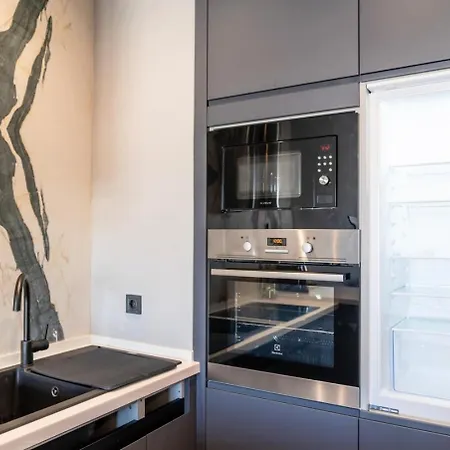 Apartment Bright And Modern With Stunning View Istanbul