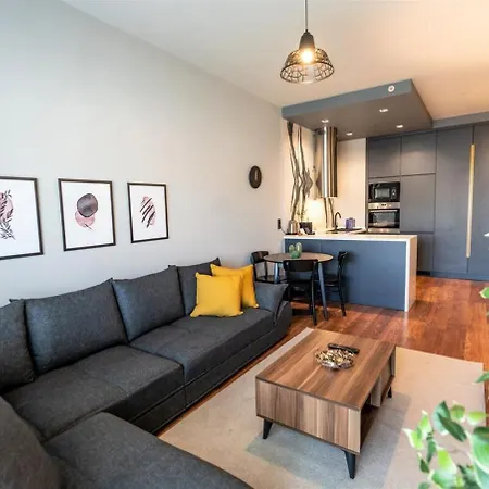 Bright And Modern With Stunning View Apartment