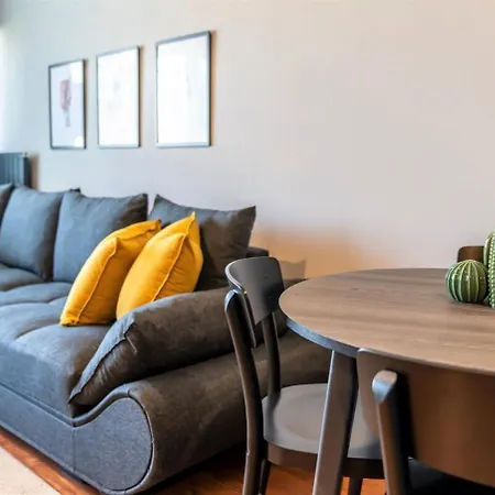 Apartment Bright And Modern With Stunning View