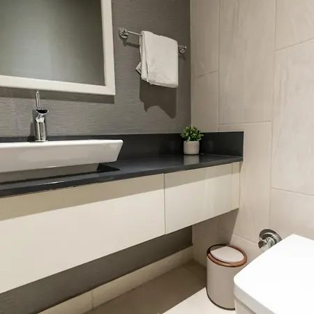 1-bdr Getaway With Poolgym Near Taksim Square Appartement *