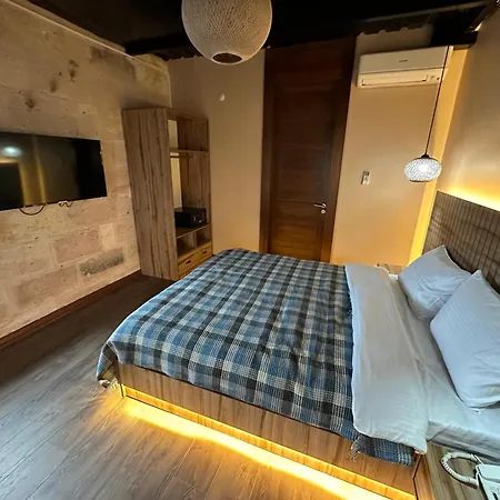 Marina Fener & Hotell *
