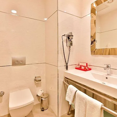 Ramada Plaza Atakoy 5*