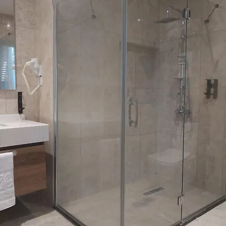 Business Life Guenesli Hotel 3*