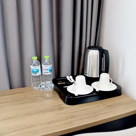 Home Plus Hotel מלון 3*