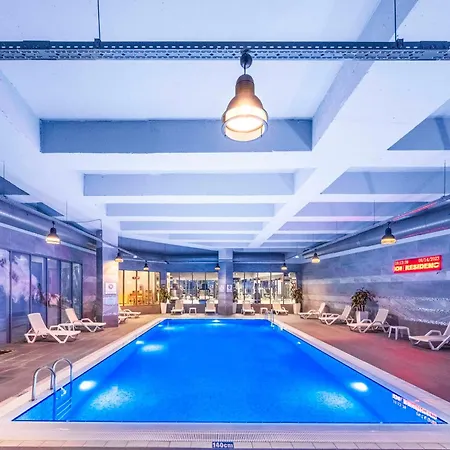 Radisson Residences Vadistanbul 4*