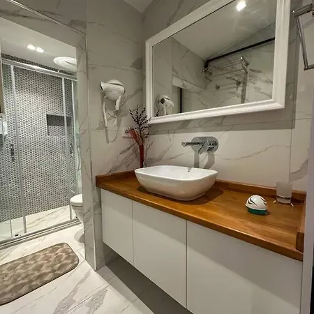 Sahin Pera Suit3 Location 2 Bedroom 3 Ac Great Appartement