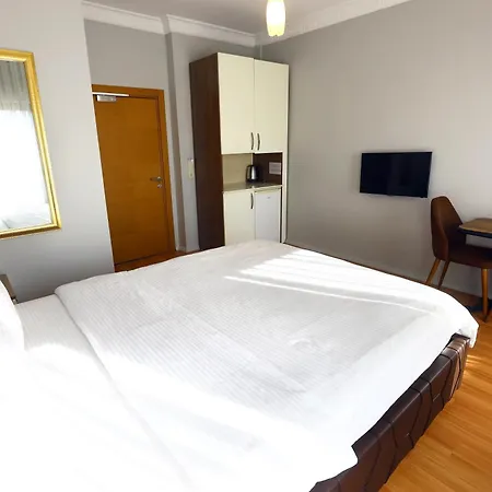 Zendy Hotel 2*