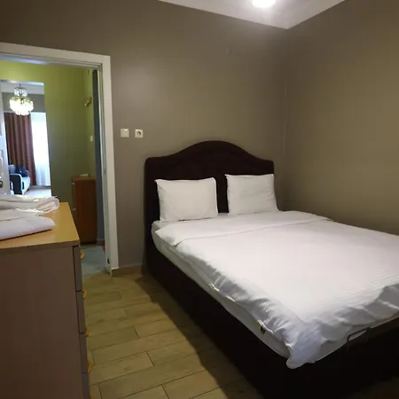 Zendy Hotel 2*
