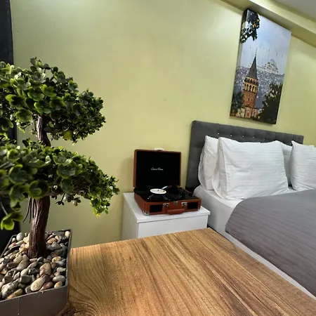 Hotel Ozer & *
