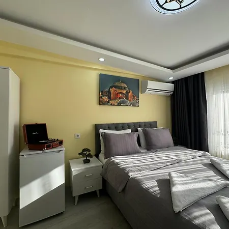 Ozer & Hotel