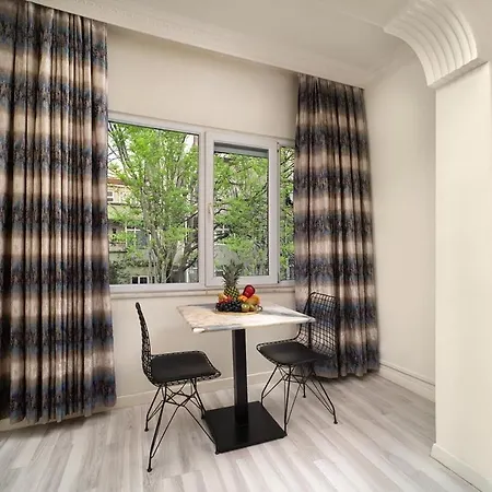Otello Apartman *