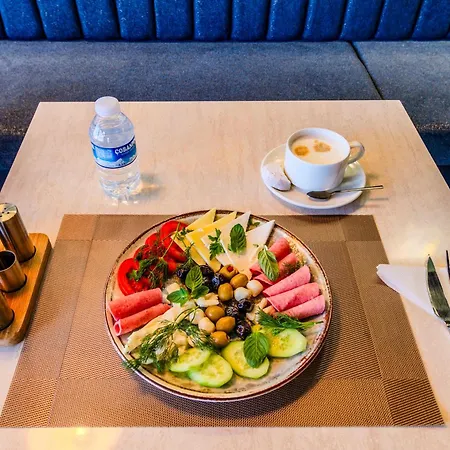 Heaven Premium Restaurant & Airport Shuttle Hotel