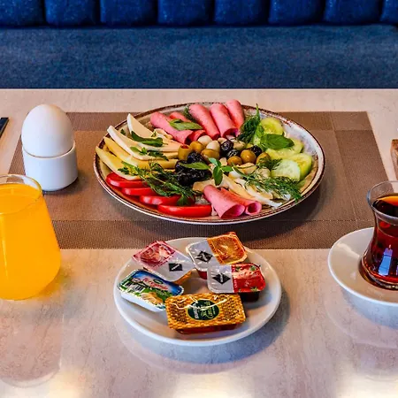 Hotel Heaven Premium Restaurant & Airport Shuttle 3*