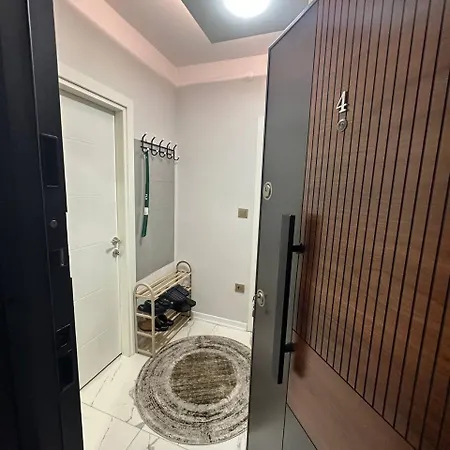 Apartment Zara's In *