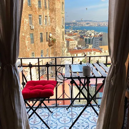 Апарт-отель Entire With Amazing Seaview Terrace Near Galata Tower