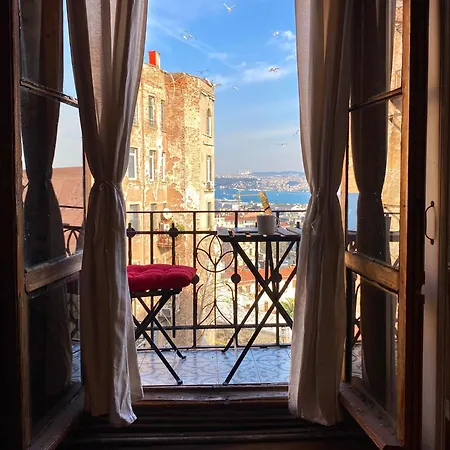 Entire With Amazing Seaview Terrace Near Galata Tower Istanbul