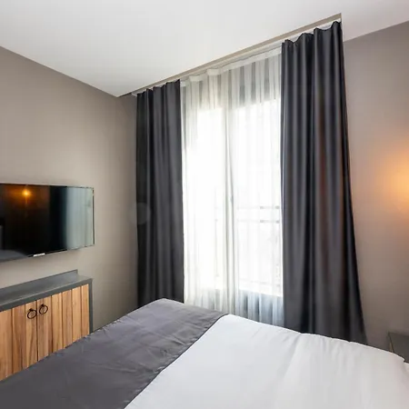 The Nirvanas Hotell *