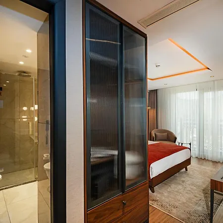 Hotel Levni Premium Old 4*