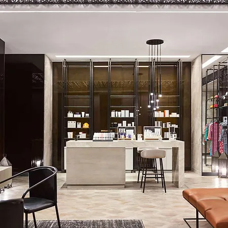 Hotel Fairmont Quasar 5*