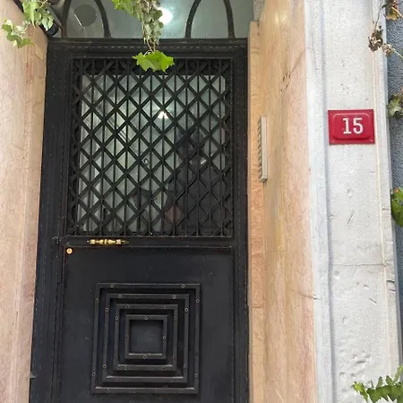 Amuer 1 * Istanbul