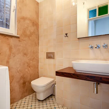 Beautiful Restored Historical In Galata Apartment
