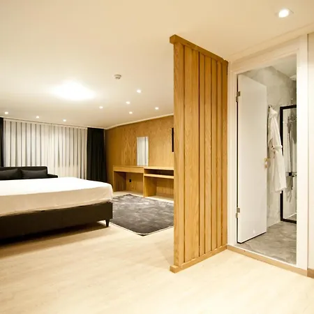 Xloft 3*