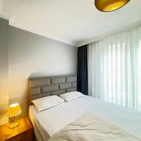 New Building 1br -1ba Bakirkoey Y5 Istambul