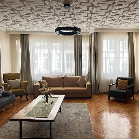 Daire Two Flats With 6br, 4ba İstanbul
