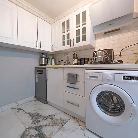 Apartamento Taksim Istiklalin Kalbinde Konforlu Netflix Wifi *